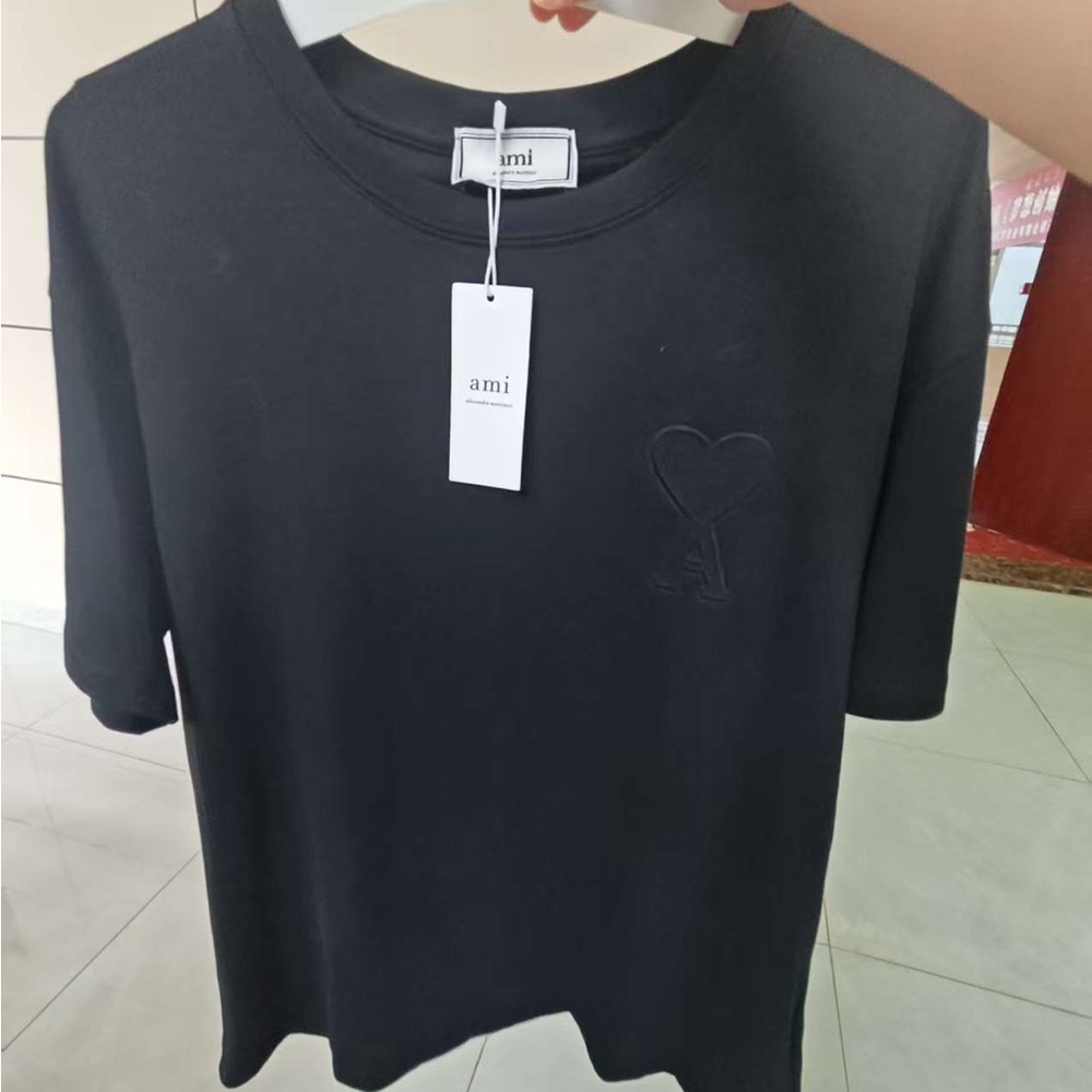 Ami Classic Black Tee